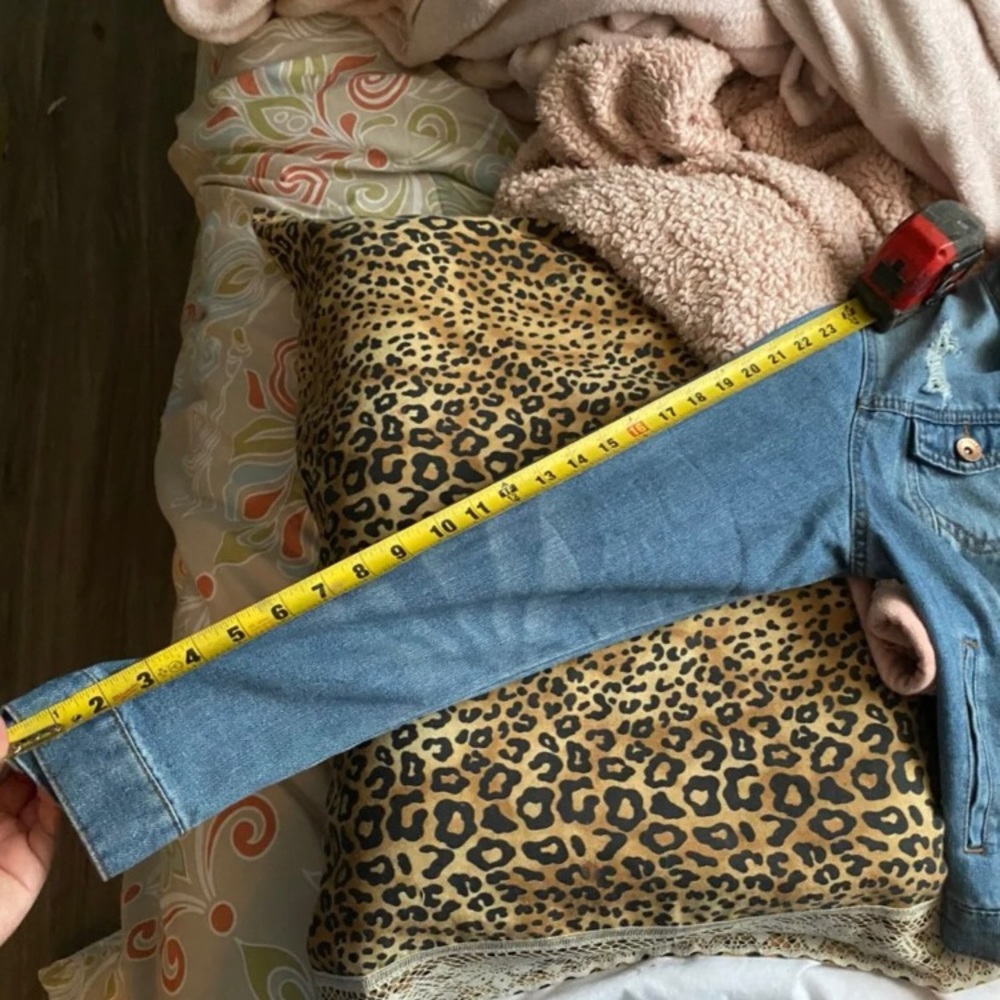 Distressed denim jacket - Picture 5 of 7